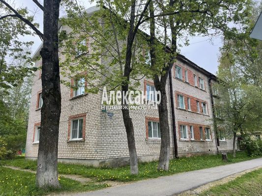 Продам двухкомнатную (2-комн.) квартиру, Октябрьская ул, 11, Назия гп