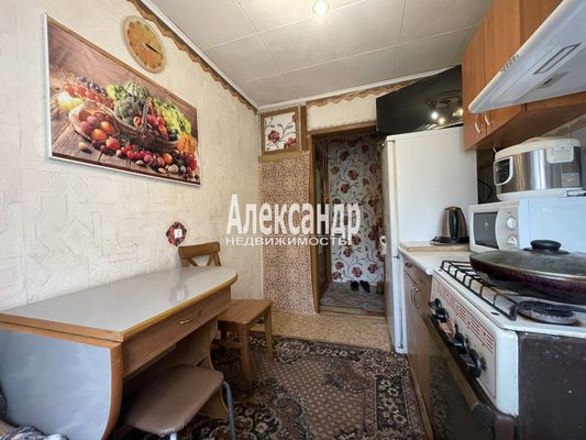 Продам двухкомнатную (2-комн.) квартиру, Октябрьская ул, 11, Назия гп