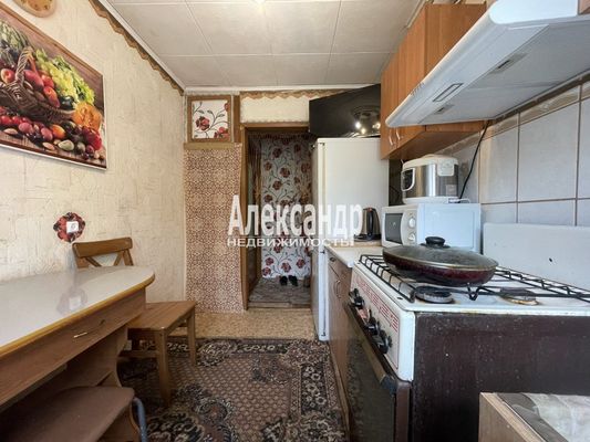 Продам двухкомнатную (2-комн.) квартиру, Октябрьская ул, 11, Назия гп