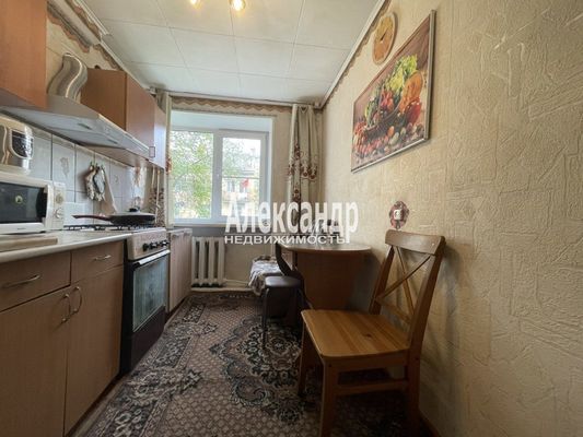 Продам двухкомнатную (2-комн.) квартиру, Октябрьская ул, 11, Назия гп