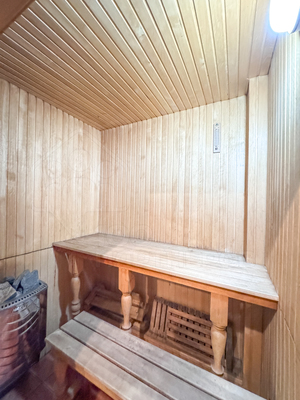 Продам трехкомнатную (3-комн.) квартиру, Дальневосточная ул, 142, Иркутск г