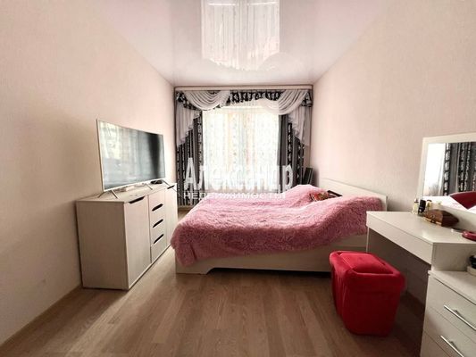 Продам двухкомнатную (2-комн.) квартиру, Шоссе в Лаврики ул, 78к1, Мурино п