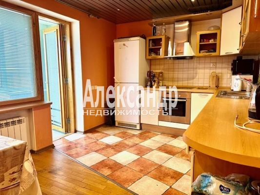 Продам трехкомнатную (3-комн.) квартиру, Большая Каменная ул, 3Б, Выборг г