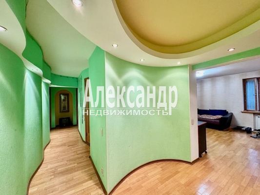 Продам трехкомнатную (3-комн.) квартиру, Большая Каменная ул, 3Б, Выборг г