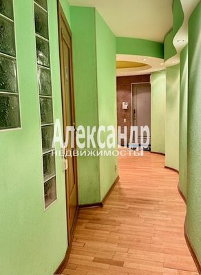Продам трехкомнатную (3-комн.) квартиру, Большая Каменная ул, 3Б, Выборг г