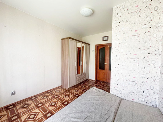 Продам трехкомнатную (3-комн.) квартиру, Комсомольская ул, 24, Зеленодольск г