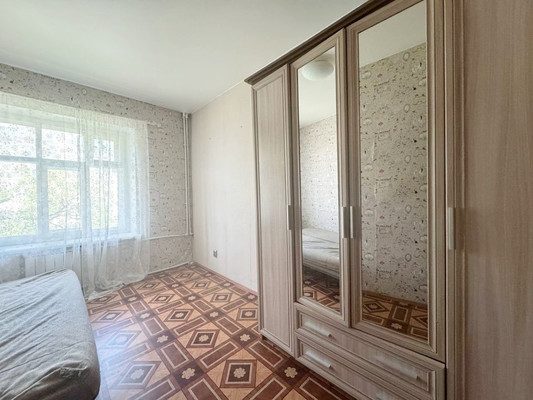 Продам трехкомнатную (3-комн.) квартиру, Комсомольская ул, 24, Зеленодольск г