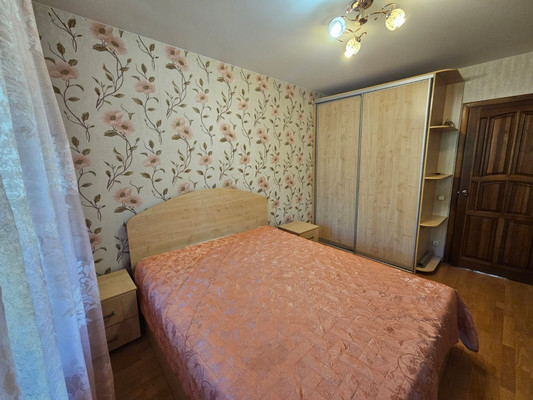 Продам трехкомнатную (3-комн.) квартиру, Голубятникова ул, 13, Казань г
