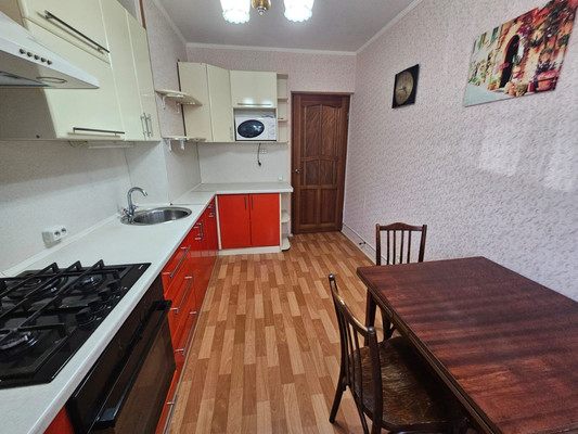 Продам трехкомнатную (3-комн.) квартиру, Голубятникова ул, 13, Казань г