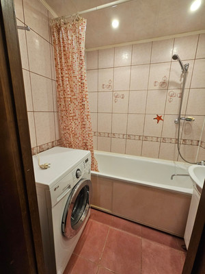 Продам трехкомнатную (3-комн.) квартиру, Голубятникова ул, 13, Казань г