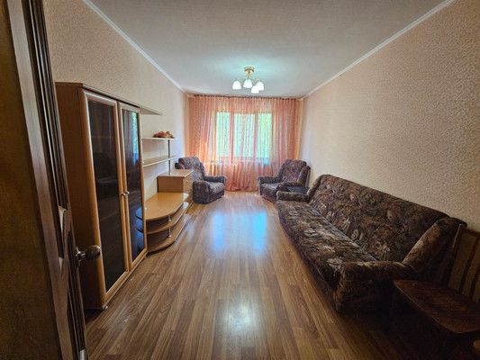 Продам трехкомнатную (3-комн.) квартиру, Голубятникова ул, 13, Казань г