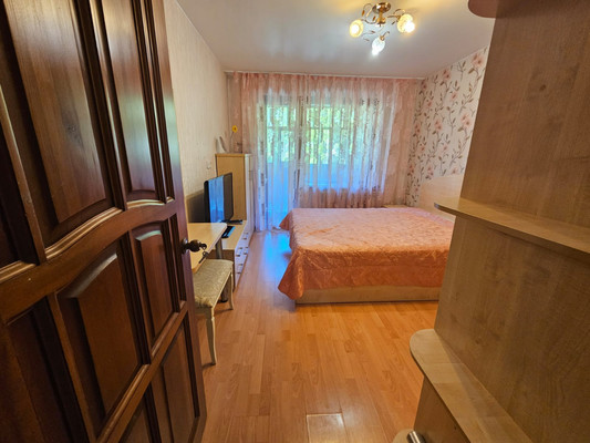 Продам трехкомнатную (3-комн.) квартиру, Голубятникова ул, 13, Казань г