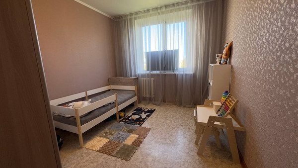 Продам трехкомнатную (3-комн.) квартиру, 35-й мкр, 39, Октябрьский г