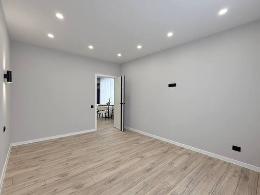Продам двухкомнатную (2-комн.) квартиру, Свободы ул, 141, Киров г