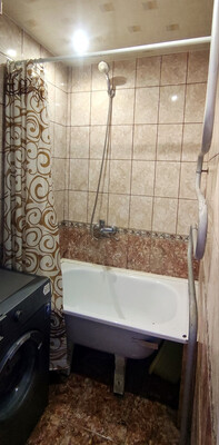 Продам трехкомнатную (3-комн.) квартиру, Чапаева ул, 34, Киров г