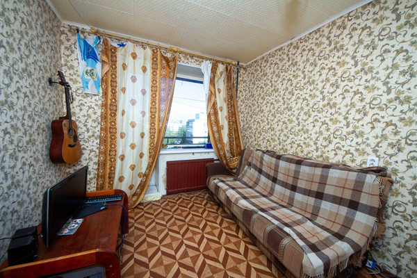 Продам 3-комн. в 8-комн. квартире, Богатырский пр-кт, 11Ак1, Санкт-Петербург г