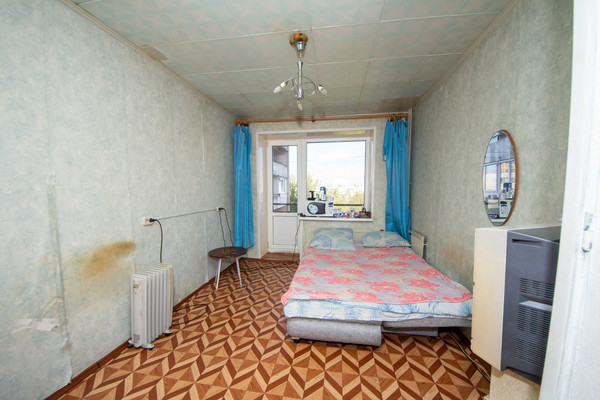 Продам 3-комн. в 8-комн. квартире, Богатырский пр-кт, 11Ак1, Санкт-Петербург г