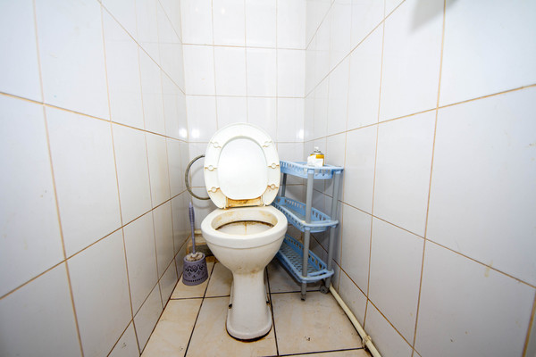 Продам 3-комн. в 8-комн. квартире, Богатырский пр-кт, 11Ак1, Санкт-Петербург г