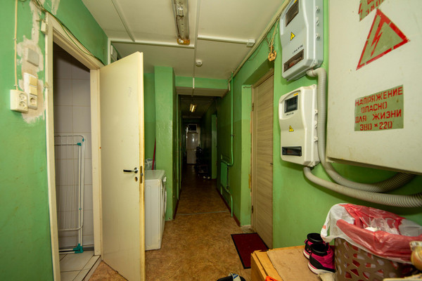 Продам 3-комн. в 8-комн. квартире, Богатырский пр-кт, 11Ак1, Санкт-Петербург г