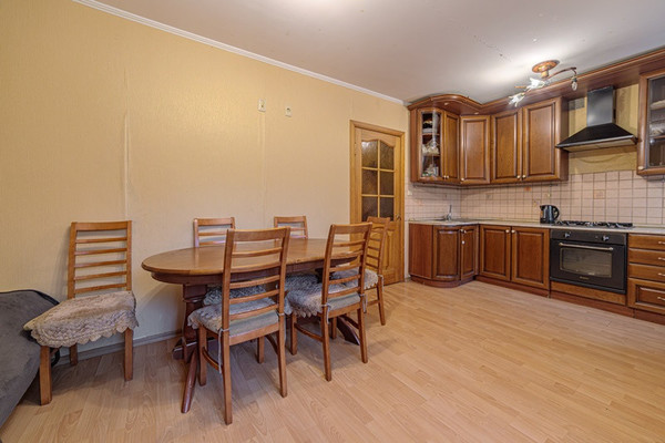 Продам трехкомнатную (3-комн.) квартиру, Минская ул, 4, Пенза г
