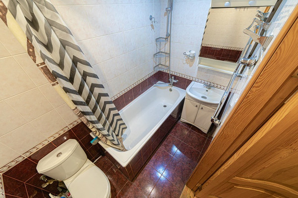 Продам трехкомнатную (3-комн.) квартиру, Минская ул, 4, Пенза г