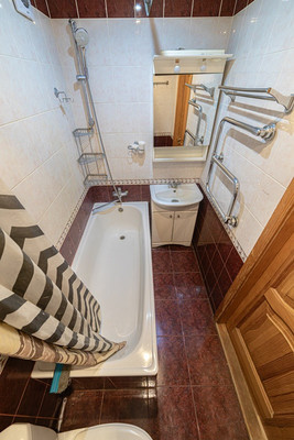 Продам трехкомнатную (3-комн.) квартиру, Минская ул, 4, Пенза г