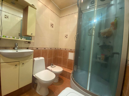 Продам однокомнатную (1-комн.) квартиру, Каравайная ул, 33, Краснодар г