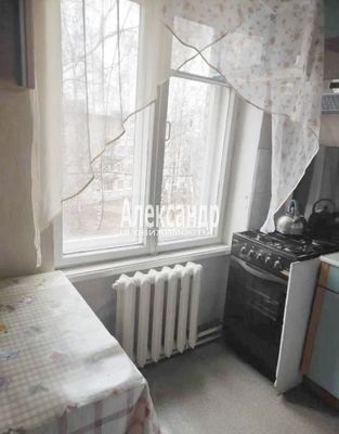 Продам двухкомнатную (2-комн.) квартиру, 3, Тельмана п