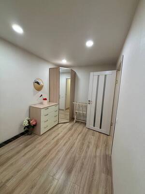 Продам двухкомнатную (2-комн.) квартиру, Тургенева ул, 3, Киров г