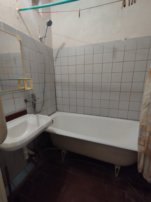 Продам трехкомнатную (3-комн.) квартиру, Гагарина ул, 23, Волгодонск г