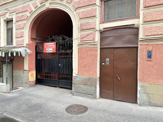 Продам трехкомнатную (3-комн.) квартиру, Казанская ул, 35, Санкт-Петербург г
