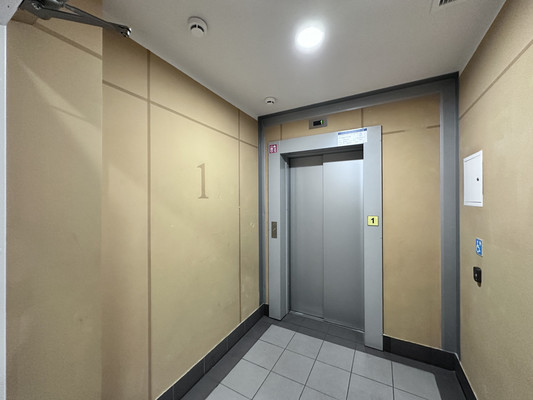 Продам трехкомнатную (3-комн.) квартиру, Реки Каменки наб, 11к2, Санкт-Петербург г