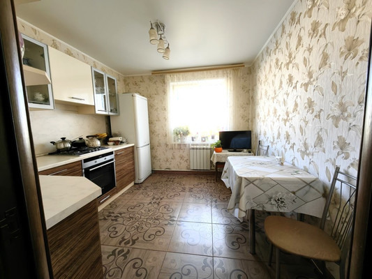 Продам двухкомнатную (2-комн.) квартиру, Рихарда Зорге ул, 72, Казань г