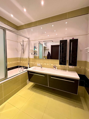 Продам трехкомнатную (3-комн.) квартиру, Севастопольский пр-кт, 28к8, Москва г