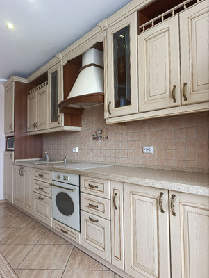 Продам трехкомнатную (3-комн.) квартиру, Взлетная ул, 7, Барнаул г