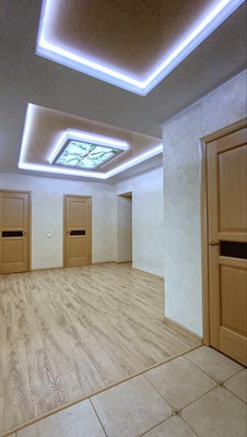 Продам трехкомнатную (3-комн.) квартиру, Взлетная ул, 7, Барнаул г