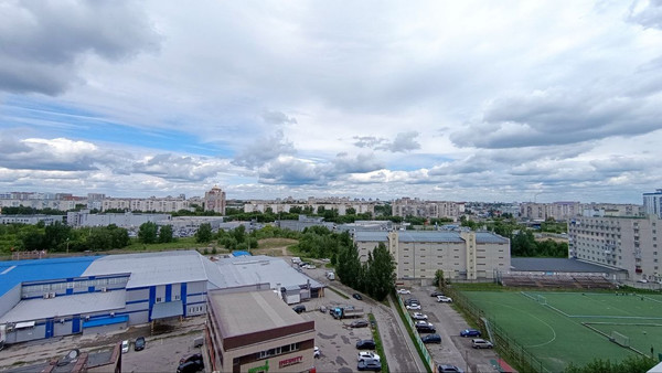 Продам трехкомнатную (3-комн.) квартиру, Взлетная ул, 7, Барнаул г