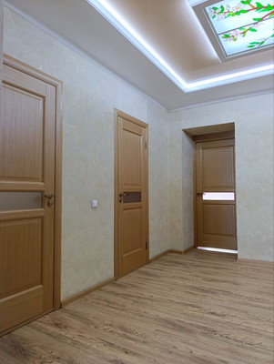 Продам трехкомнатную (3-комн.) квартиру, Взлетная ул, 7, Барнаул г