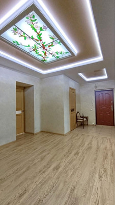 Продам трехкомнатную (3-комн.) квартиру, Взлетная ул, 7, Барнаул г