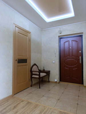 Продам трехкомнатную (3-комн.) квартиру, Взлетная ул, 7, Барнаул г