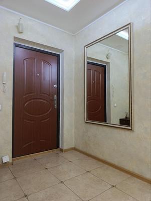 Продам трехкомнатную (3-комн.) квартиру, Взлетная ул, 7, Барнаул г