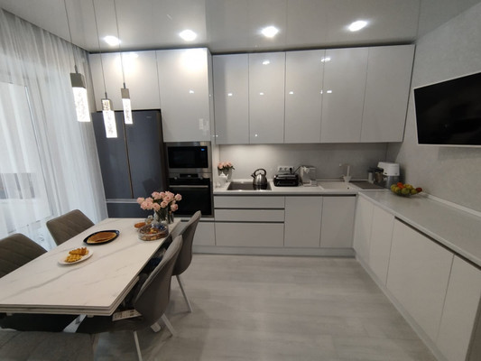 Продам двухкомнатную (2-комн.) квартиру, Разведчика Ахмерова ул, 5, Казань г