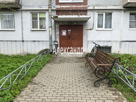 Продам двухкомнатную (2-комн.) квартиру, Калинина ул, 29, Приозерск г