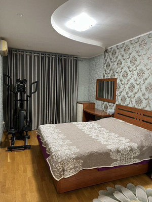 Продам трехкомнатную (3-комн.) квартиру, Голубятникова ул, 14, Казань г