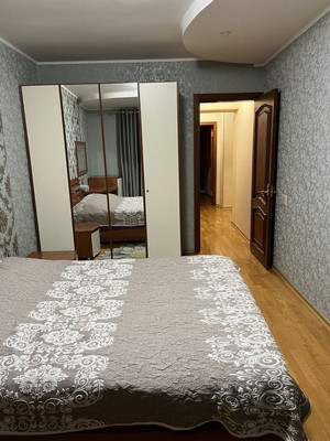 Продам трехкомнатную (3-комн.) квартиру, Голубятникова ул, 14, Казань г