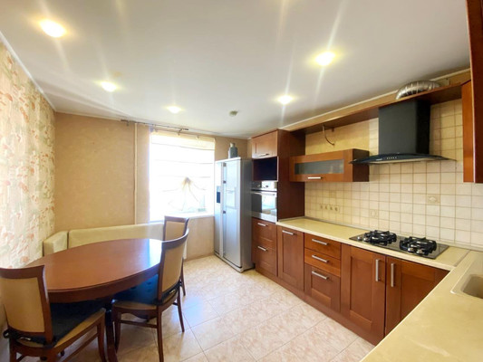 Продам трехкомнатную (3-комн.) квартиру, Виноградный 5-й проезд, 8, Пенза г