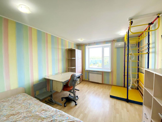 Продам трехкомнатную (3-комн.) квартиру, Виноградный 5-й проезд, 8, Пенза г