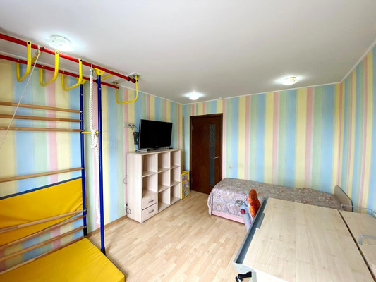 Продам трехкомнатную (3-комн.) квартиру, Виноградный 5-й проезд, 8, Пенза г