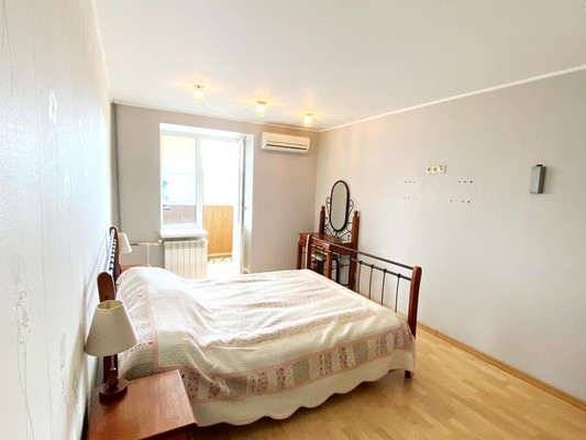 Продам трехкомнатную (3-комн.) квартиру, Виноградный 5-й проезд, 8, Пенза г