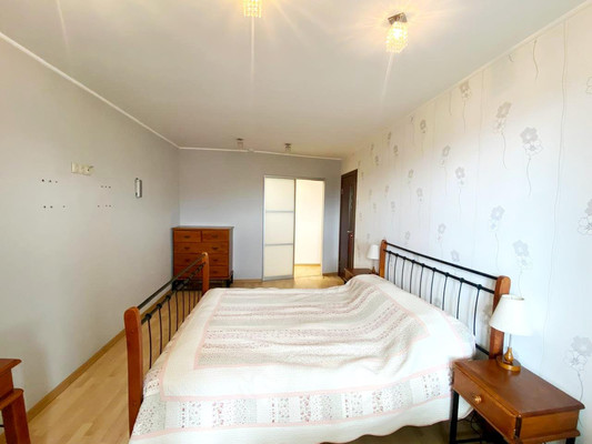 Продам трехкомнатную (3-комн.) квартиру, Виноградный 5-й проезд, 8, Пенза г